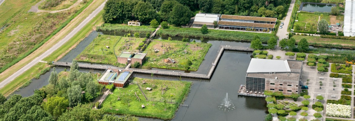 Luchtview van het terrein van AAP.